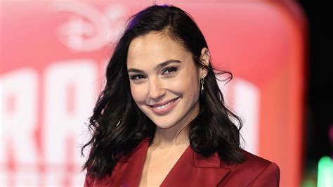 Gal Gadot Says Shed Love To Tackle A Musical After Singing In Ralph Breaks The Internet