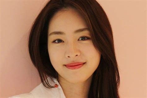 Lee Yeon Hee Biography Height And Life Story Super Stars Bio