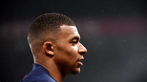 Born in the capital in 1998 and raised in a sporting family in the parisian suburb of bondy, kylian mbappé first joined the french national football . 'Mbappé krijgt salarisverhoging: 50 miljoen per jaar ...