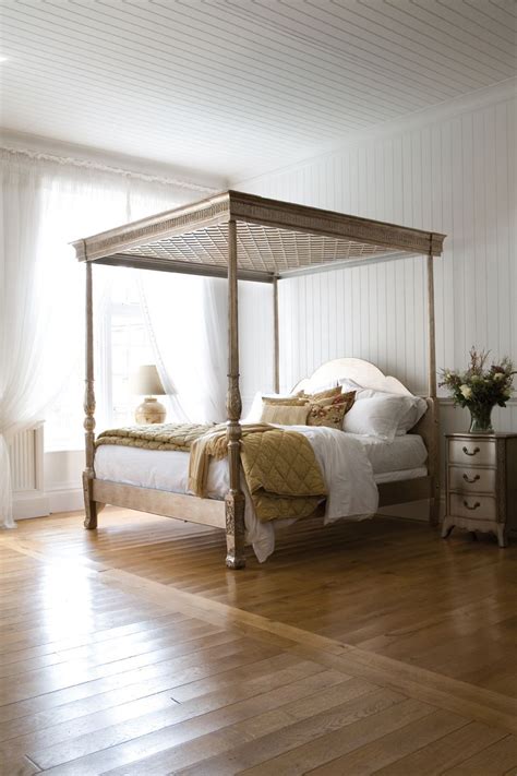 Georgian Four Poster Bed In A Gold Leaf Finish From And So To Bed London Andsotobed
