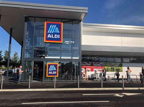 Ashford Aldi finally opens its doors in Victoria Road