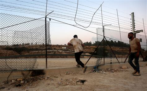 Dozens Of West Bank Palestinians Cross Into Israel In Illegal Border Breach The Times Of Israel
