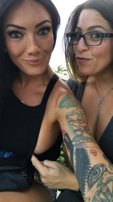 Hot Tattoo Girls Barnorama
