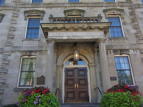 Niagara on the Lake Old Courthouse and City Hall - Landmarks