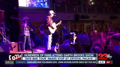 Garth Brooks Brings His Dive Bar Tour To The Crystal Palace