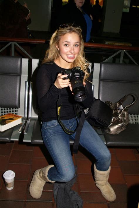 Hayden Panettiere Winter Outfits How To Wear How To Wear Uggs