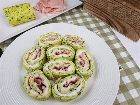 1 bicchiere di brodo vegetale ( ma è preferibili quello di carne) far rosolare la carne in ogni lato, con burro ed olio e poi metterla da parte tagliare finemente u . Rotolo di Frittata Ripiena al Forno con Zucchine - Ricetta Semplice