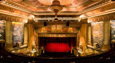 Beacon Theater Is Restored To The Glamour Of Its Vaudeville Days The New York Times
