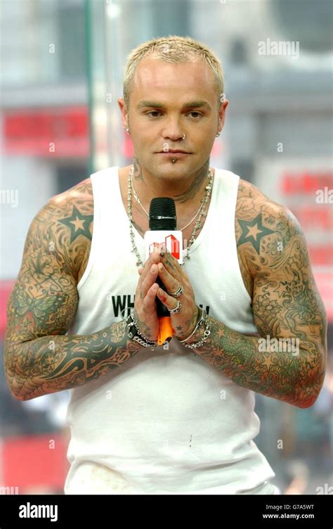 Crazy Town Singer Shifty During His Guest Appearance On Mtvs Trl