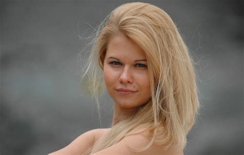 Обои Beautiful Blonde Tania Blue Eyes Russian Model картинки на