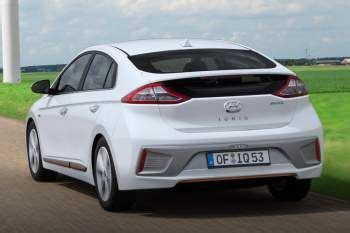 Top 10 new electric vehicles in 2021. 2016 Hyundai Ioniq Electric 5-door specs | cars-data.com