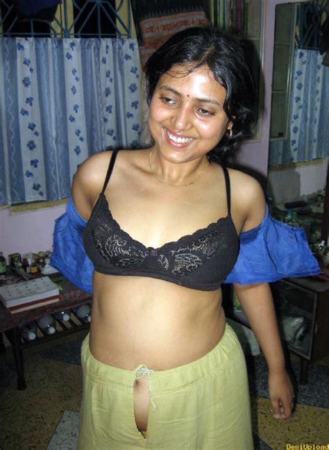 Indian Wife Hike Tight Petticoat And Blouse Photo Gallery
