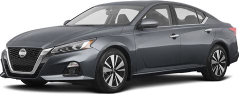 New 2021 Nissan Altima Reviews Pricing And Specs Kelley Blue Book