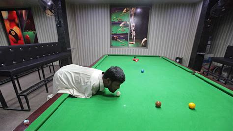 Pakistans Mohammad Ikram Overcomes Handicap To Fulfil Snooker Dream