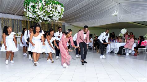 Bridal Squad Dances To Baba Harares Tirikunakwa Amana Youtube