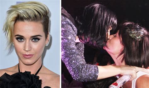 Katy Perry Didnt Just Kiss A Girl Singer Finally Reveals Whole Truth