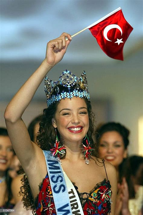 2002 miss world azra akın 2002 türkiye ve dünya güzeli kadın Ünlüler kadın olmak