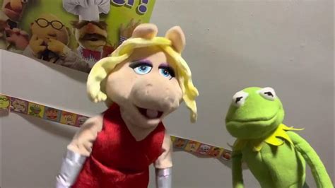 Miss Piggy Sings Interjections Youtube