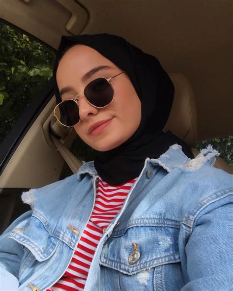 Ggambar style hijab tp cowboy : Gambar mungkin berisi: 1 orang, kacamata gelap dan dekat | Model pakaian remaja wanita, Model ...