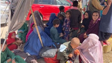 아프가니스탄 난민들 탈레반 피해 파키스탄으로 Bbc News 코리아