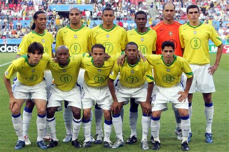 Brazil Team Group 2005ronaldinho Adriano Gilberto Silva Juan