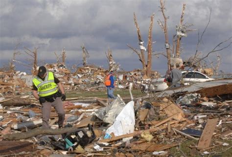Six People Dead After Tornadoes Tear Apart Us Midwest Metro News