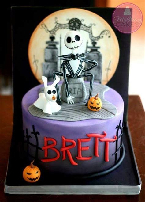 Pina colada cake for gorgeous dionne to celebrate her 20th birthday! Jack Skellington | Spooky cake, Nightmare before christmas cake, Halloween cakes