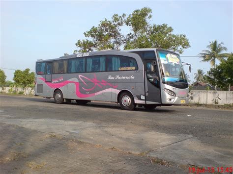 Muslim indonesia menyebutnya dengan lebaran dan jadi, idul fitri sejatinya bermakna kembali sarapan, tidak seperti bulan ramadhan yang harus berpuasa. Suasana Terminal Bus Kebumen Pada Hari Raya Idul Fitri 2015