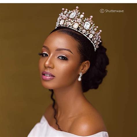 Hairstylist peter butler teased the strands at the crown just enough to add lift and a tiny bit of. Follow us @ SIGNATURE BRIDE on Instagram and Twitter and ...