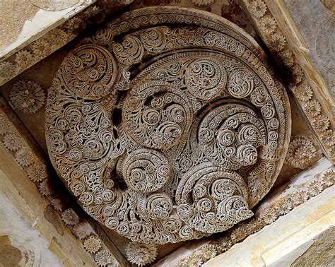 10 Famous Sites With Stone Carvings And Sculptures In India Owlcation