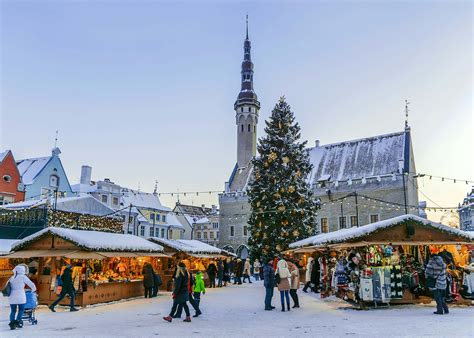8 Christmas traditions from around the world - Lonely Planet
