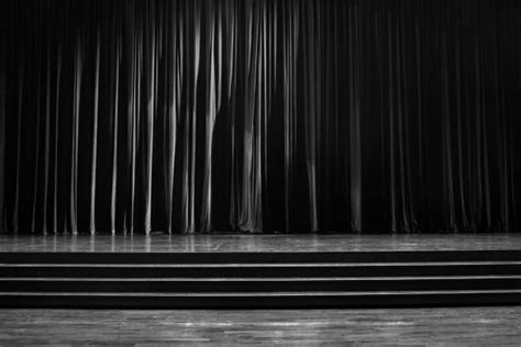 Curtain Rising Theater Stock Photos Pictures And Royalty Free Images