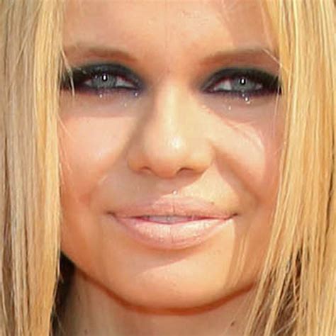 alli simpson makeup black eyeshadow and nude lipstick steal her style