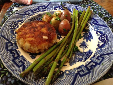 Eatsmarter has over 80,000 healthy & delicious recipes online. Pan roasted asparagus, fingerling potatoes and my ...