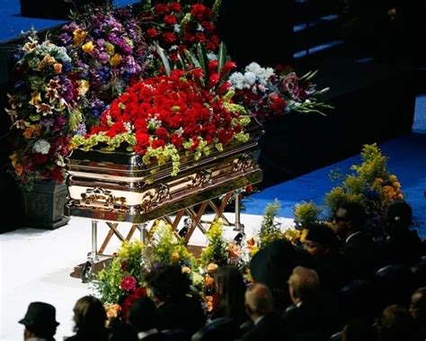 Jacksons Viewed Open Casket Before Tribute 20090710 Tickets To
