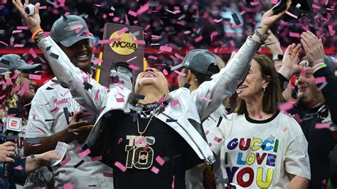 Dawn Staley, South Carolina's title win brings out talk about faith