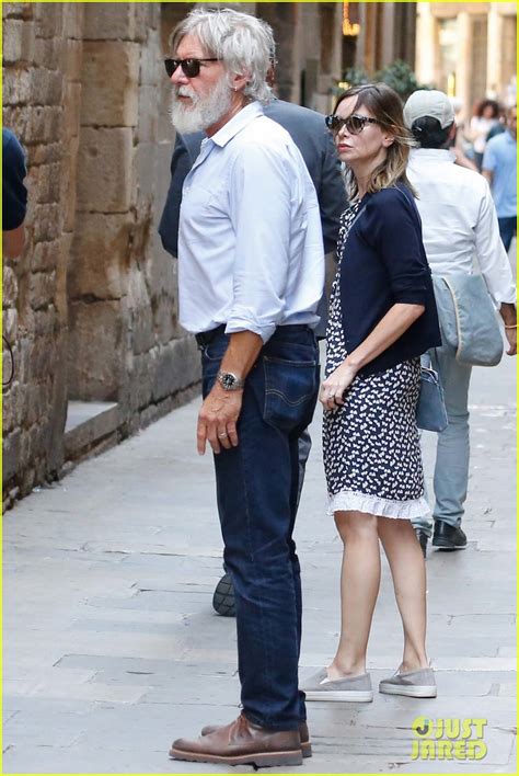 She has irish, scottish, german, and english ancestry. Harrison Ford & Calista Flockhart Take Romantic Stroll ...