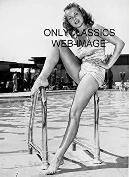 Amazon Com OnlyClassics Seductive Pose Sexy HOT Janet Leigh Swimsuit
