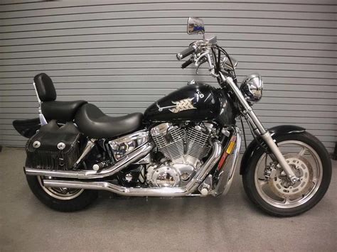 In the database of masbukti.com at the release time, manufacturer's suggested retail price (msrp) for the basic version of 2001 honda shadow 1100 is found to be ~ $3,000, while the most expensive one is ~ $9,000. 2001 Honda Shadow Spirit 1100 Motorcycles for sale