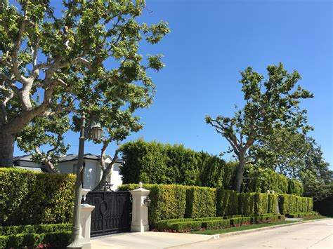 Christophe choo of the christophe choo real estate group at coldwell banker previews international in beverly hills takes you on a quick tour of mapleton. Can you guess who purchase this $40m Holmby Hills estate?