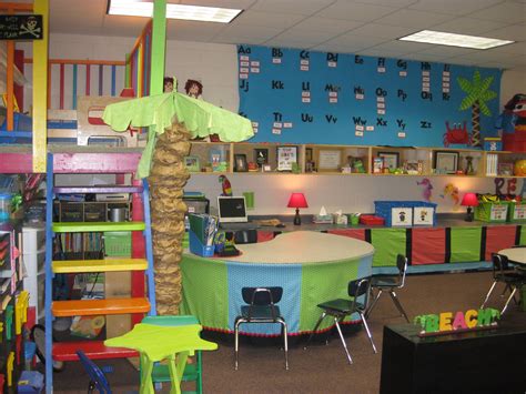 Amazing Kindergarten Classroom Look At The Elevated Reading Area Wow