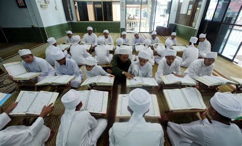 Empat lagi disahkan positif dalam kalangan kumpulan sekolah tahfiz dan madrasah menjadikan keseluruhan 695 kes dikesan daripada kumpulan itu di malaysia setakat, ahad. Sekolah Tahfiz: Peruntukan RM50j bukti kerajaan prihatin ...