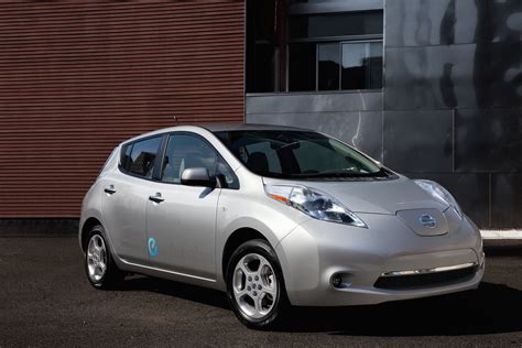 The Green Light Review 2012 Nissan Leaf Sv