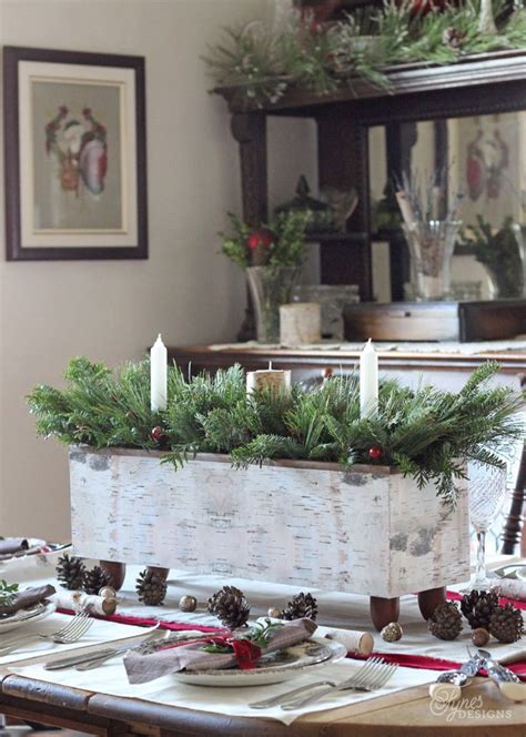 Who says your table should not be decorated this christmas? 30 Inexpensive And Cheap Christmas Centerpiece Ideas ...