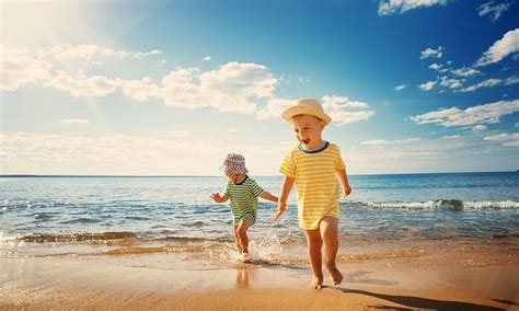 Children Who Enjoy Beach Holidays Grow Up To Be Happier Adults