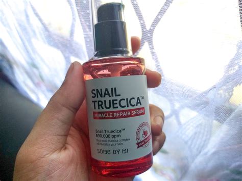 Produk ini diklaim dapat membantu memperbaiki tekstur kulit yang bermasalah, menghaluskannya, serta memperkuat skin barrier. Review Produk: Some By Mi Snail Truecica Miracle Repair ...
