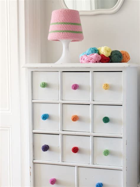 It has plenty of colours so it looks nice in plenty décors and adapts well to any room style. 14 Cool DIY Kids Room Dresser Makeovers | Kidsomania