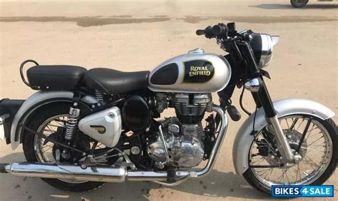 The royal enfield classic 350 s loses out on much of the chrome seen in the standard edition. Used 2016 model Royal Enfield Classic 350 for sale in ...