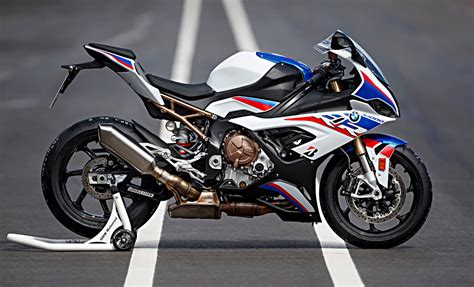 Bmw s1000rr is a race oriented sport bike initially made by bmw motorrad to compete in the 2009 superbike world championship, that is now in commercial production. BMW S 1000 RR: Ganz großes Kino - Autogazette.de