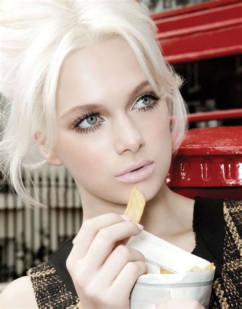 15 Super Cool Platinum Blonde Hairstyles To Try Pretty Designs Hair